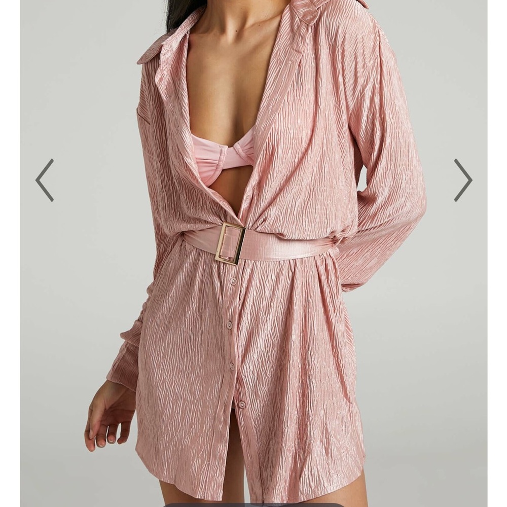 Showpo ROSAMUND MINI DRESS - PLISSÉ SHIRT DRESS IN DUSTY PINK
Size 10